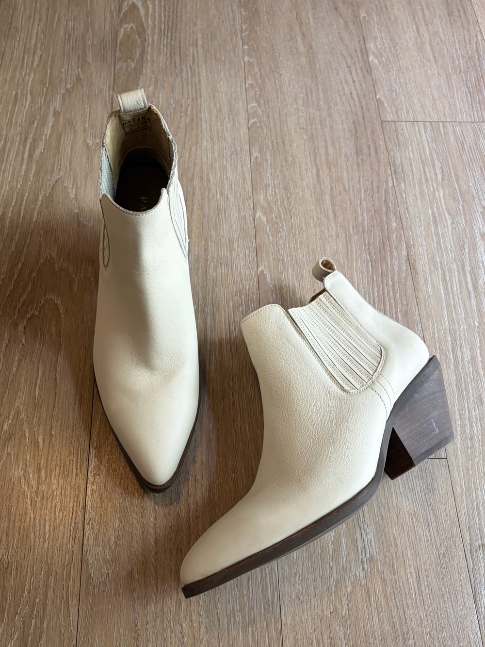 Patina Cream Dakota Western Leather Ankle Boots w/ Block Heel- NWoT